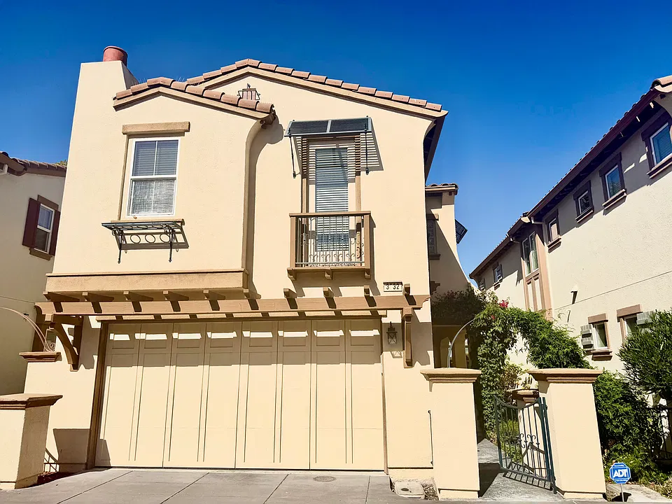 3632 Rocking Horse Ct