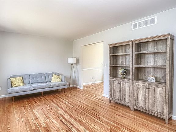 2nd image of 553 Brunswick Dr
