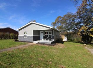 3138 Virginia Ave, Hurricane, WV 25526