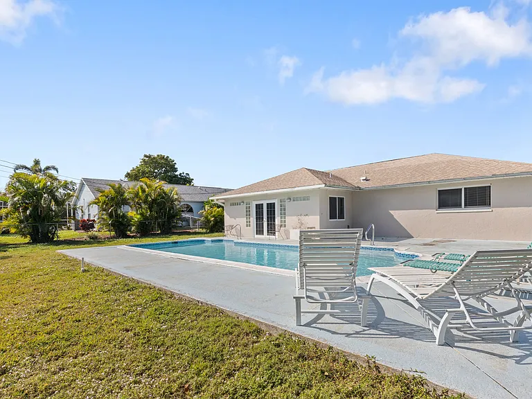 2215 SW 12th Pl — Photo 20