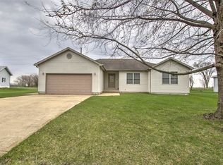 29 View Cir, Oreana, IL 62554