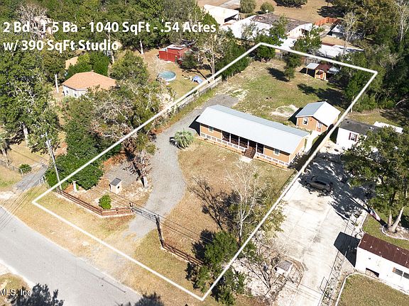 5th image of 520 DENNIS Avenue