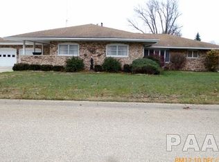 828 E Adams St, Havana, IL 62644
