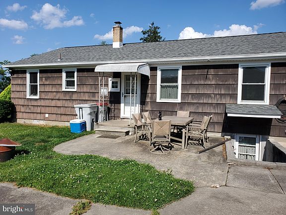 2nd image of 704 Becker Dr