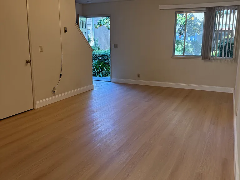 336 S Willard Ave — Photo 15