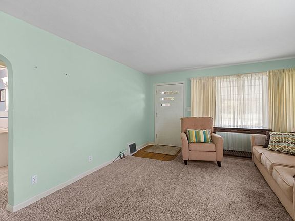 5th image of 1136 53rd St