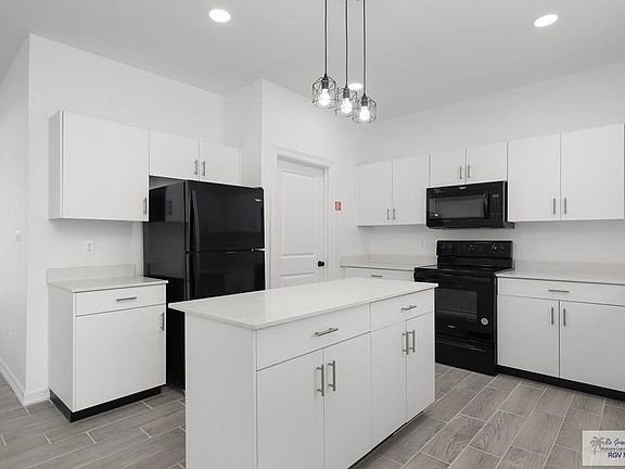 5th image of 1801 Atrium Place Dr #30