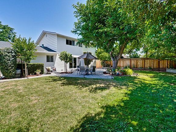 2nd image of 2838 Ponderosa Way