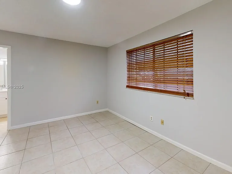5032 SW 122nd Ter — Photo 18