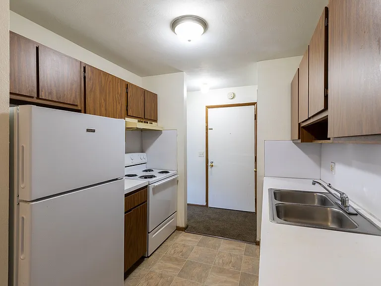 Parkside Apartments — Photo 13