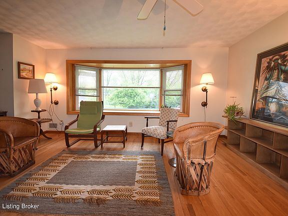 3rd image of 12201 Meadow Ln