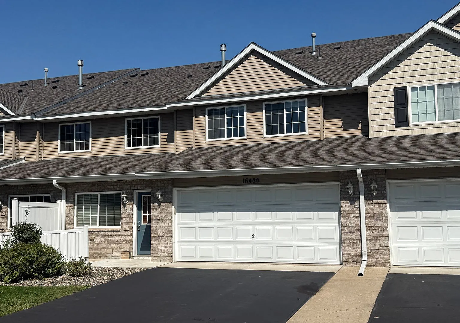 Updated Townhome Avail in Great Location! — Photo 2