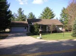 W6538 County Road H, Wild Rose, WI 54984