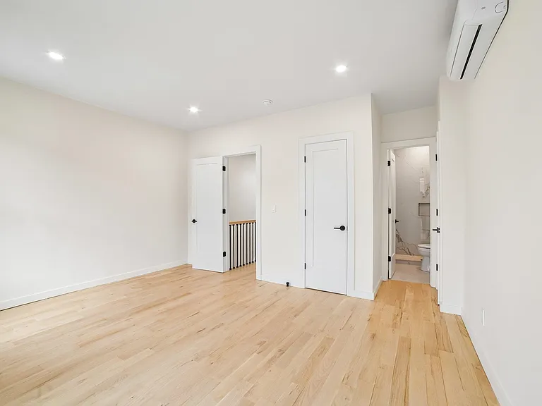 62.5 Oak St #2 — Photo 13