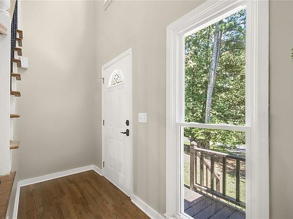 4th image of 527 Cherokee Mills Dr