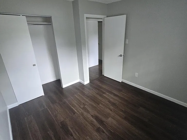 151 Shenandoah Blvd — Photo 3