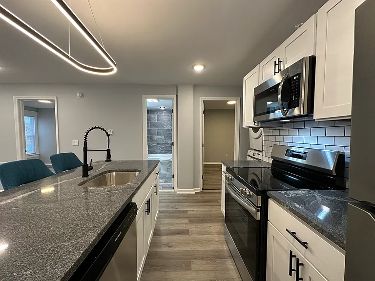 127 Henderson St #2 — Photo 19