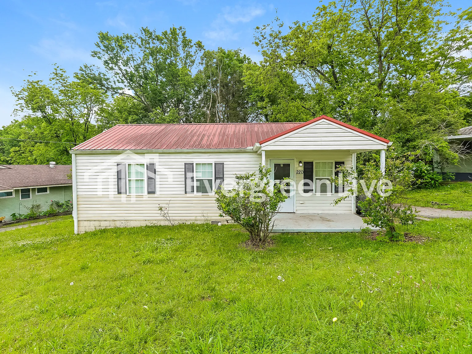 3 bed, 1.0 bath, 1230 sqft, $1,045 — Photo 1