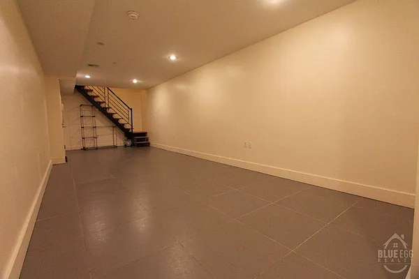 Rented by Blue Egg Realty Corp | media 40