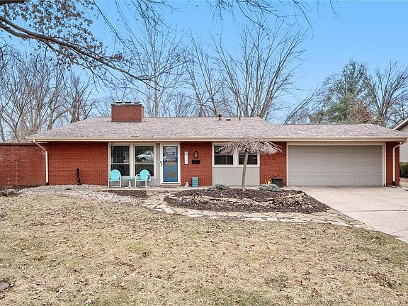 2nd image of 526 Oak Hill Dr