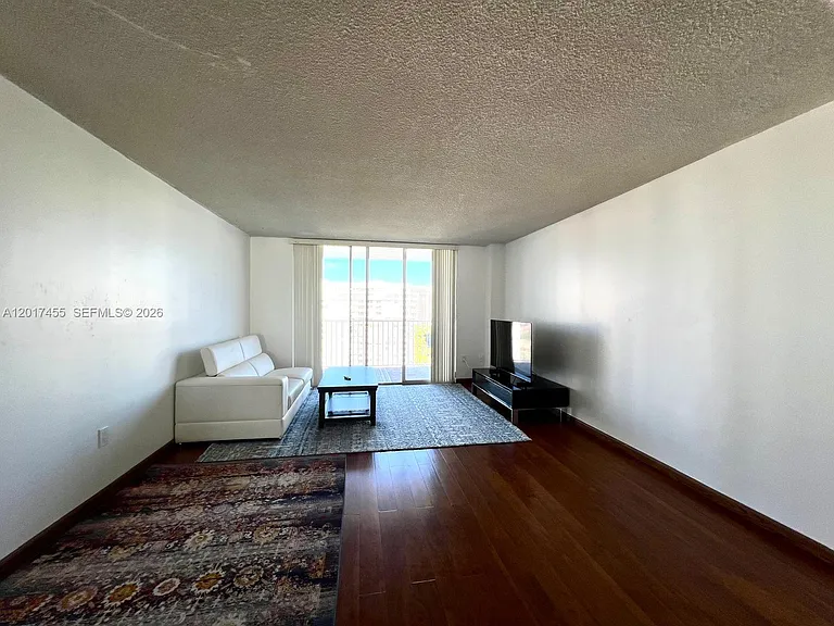 2801 NE 183rd St #1914W — Photo 2