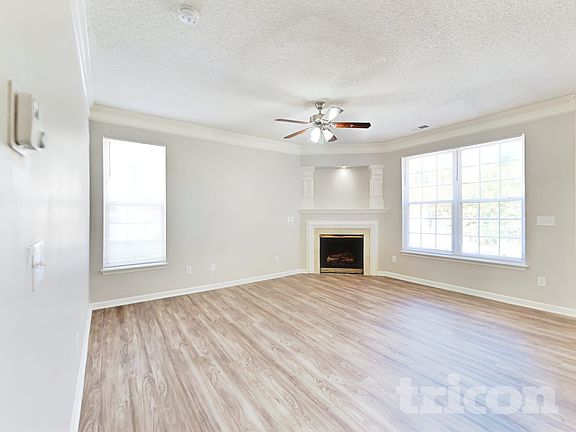 2nd image of 5920 Shining Oak Ln