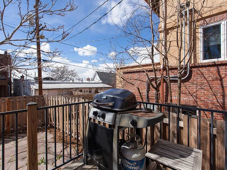 2626 W Argyle Pl — Photo 18