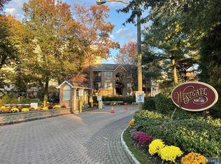 1464 Westgate Dr, Fort Lee, NJ 07024