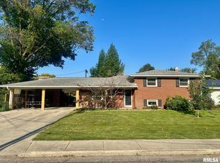215 Brown St, Jacksonville, IL 62650
