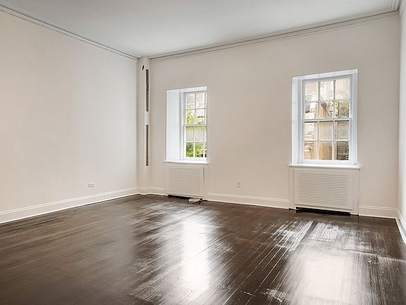 3rd image of 35 E 65th St Penthouse A