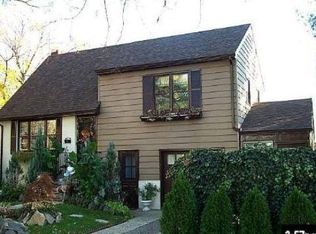 565 Terrace Ave, Garden City, NY 11530