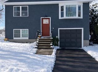 102 Easton Ave, Portsmouth, RI 02871