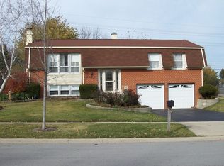 1434 Armstrong Ln, Elk Grove Village, IL 60007