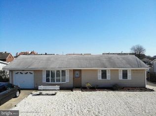 829 Bowline Dr, Forked River, NJ 08731