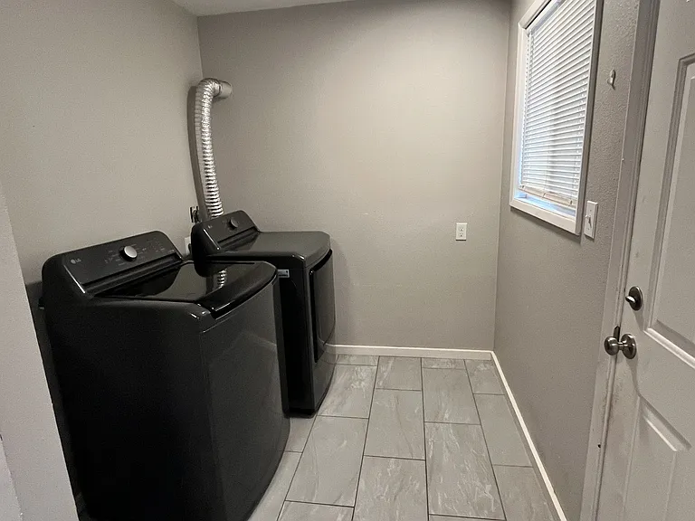 1400 NE 118th Ave #1 — Photo 16