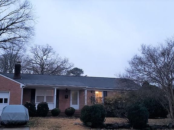 3rd image of 895 Devol Dr