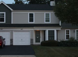 1617 College Green Dr, Elgin, IL 60123