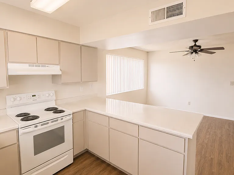 1818 W Portobello Ave — Photo 8