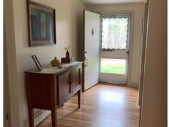 Front Hall / Entrance