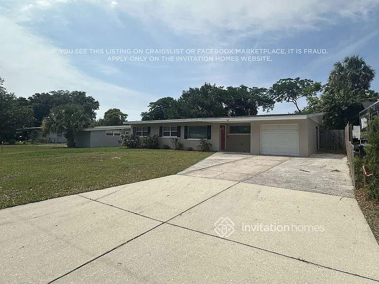 3621 Sutton Dr — Photo 2