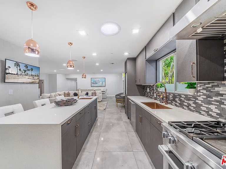 5010 Fulton Ave — Photo 17