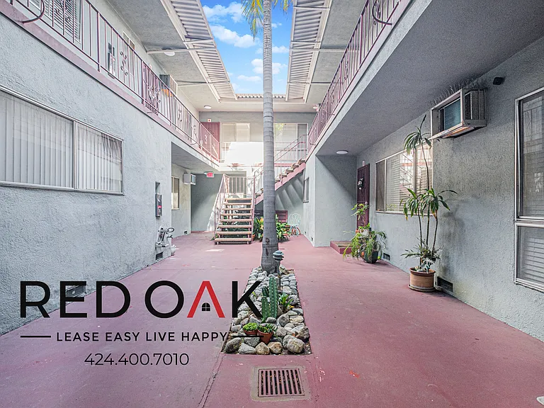710 N Genesee Ave #10 — Photo 6