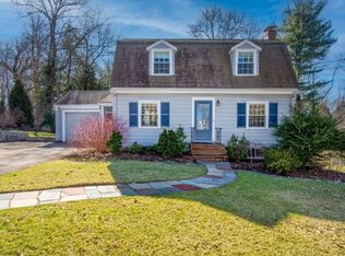 122 Lindbergh Ave, Needham, MA 02494