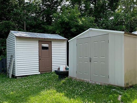 5th image of 431 Dudley Ave
