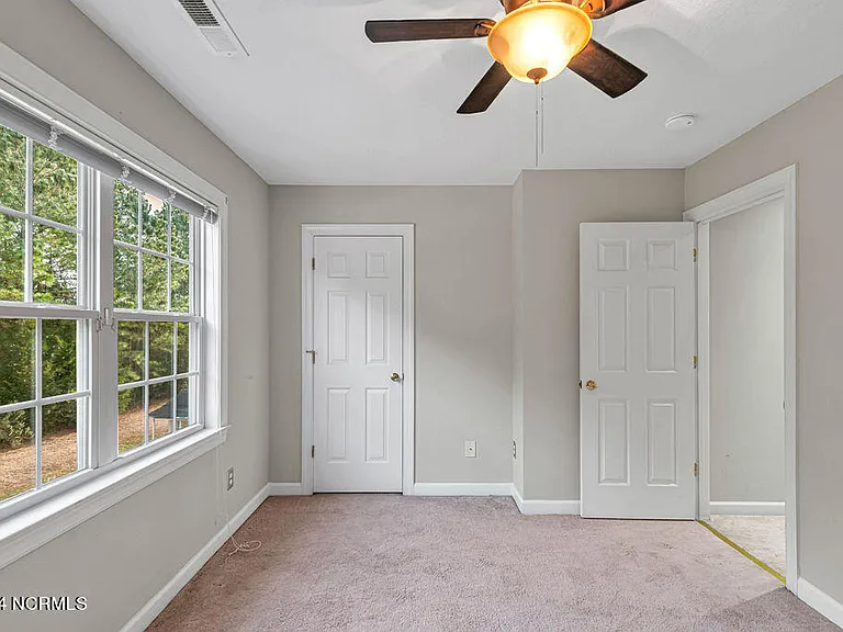 300 Streamwood Dr — Photo 18