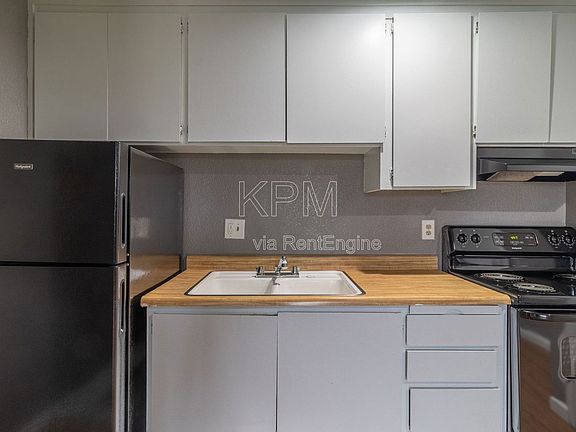 4th image of 3939 N Pershing Ave #17