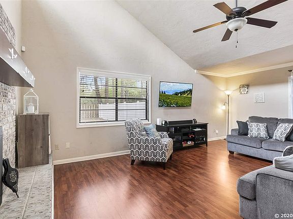 4th image of 3133 NW 63rd Pl