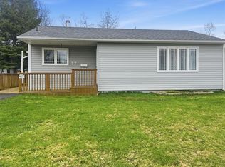 27 Brochen St, Gander, NL A1V1T3