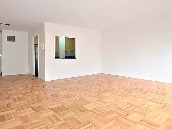2nd image of 333 E 49th St APT 9J