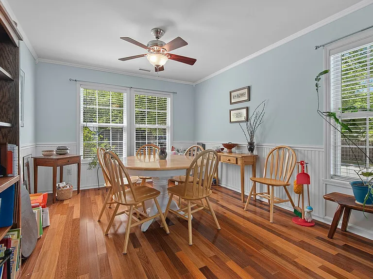 1402 Fairmont St — Photo 6